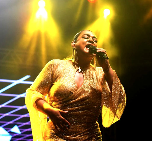 "Sinais de Fogo", "Só o Amor", "Decote", "Stereo", "Que isso neguinho?" e "Meu Xodó" foram só algumas das suas músicas de sucesso.