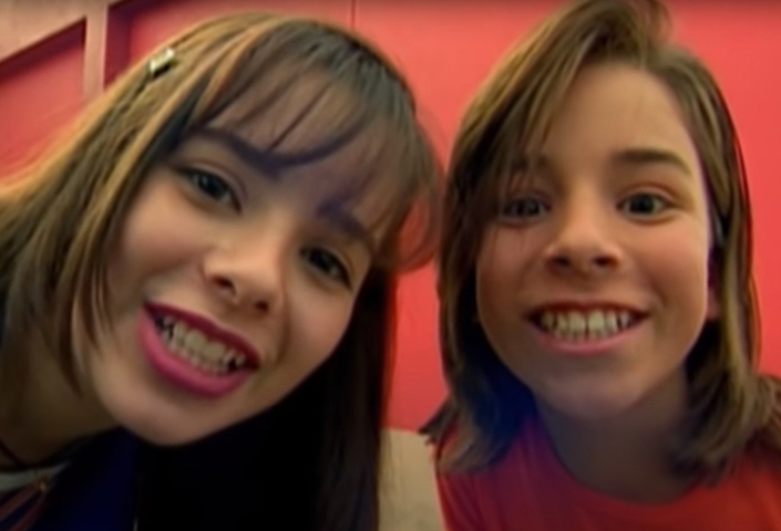 Junior nasceu em Campinas, São Paulo, em 11 de abril de 1984 e é filho do cantor sertanejo Xororó com a empresária Noely Pereira de Lima.