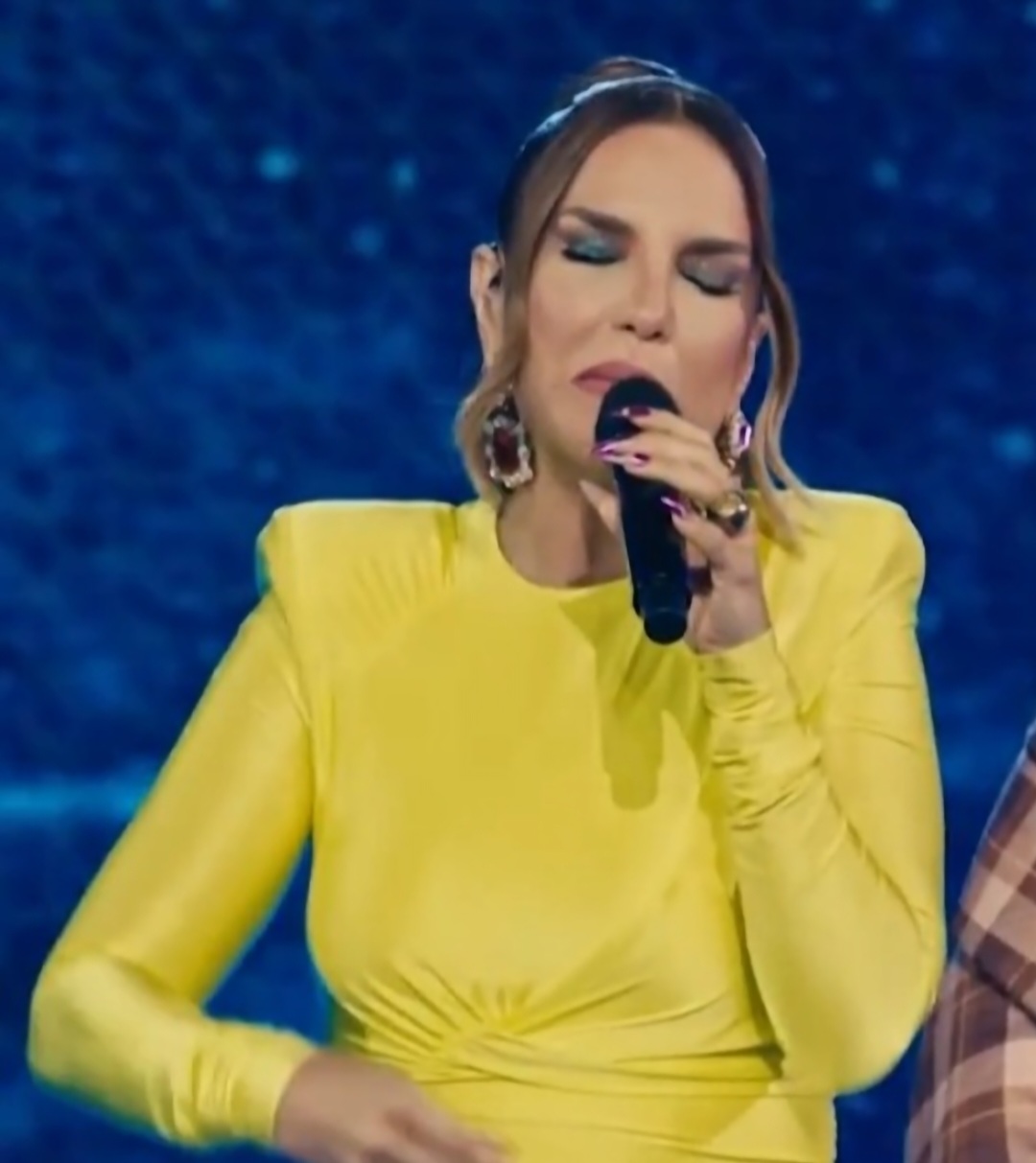 Nos últimos anos, Ivete lançou sucessos como "Lambada", "O Mundo vai", "Tá Solteira, Mas Não tá Sozinha", "Tudo Bateu" e "Cria  da Ivete". 

