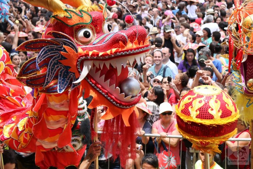 Mesmo com os os meios de comunicação alertando para as ondas de frio extremo, cidades como Pequim sempre ficam com as ruas lotadas de pessoas para eventos festivos. Foi assim ao comemorar o Ano Novo Chinês.