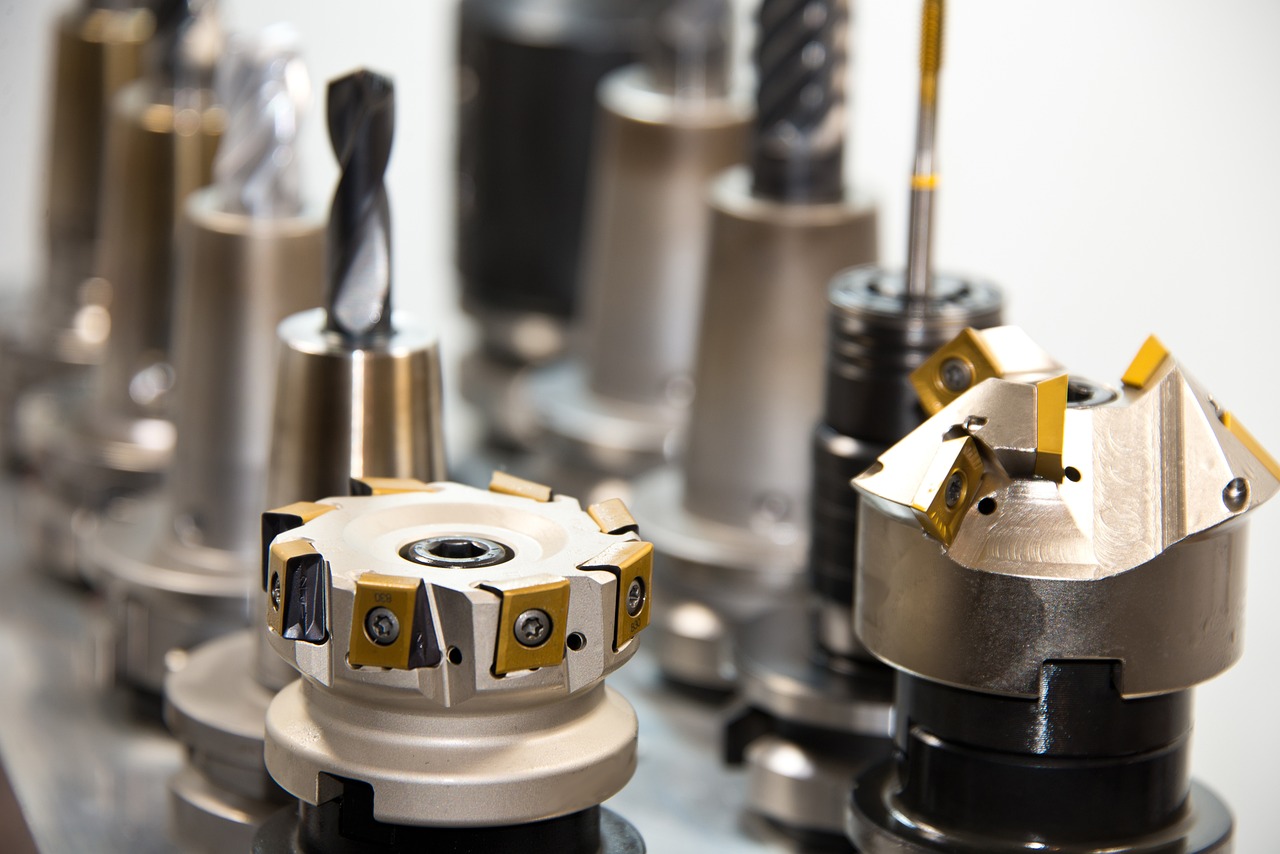 8. Engenheiros Industriais e de Produção – R$ 8.849 - Responsáveis por otimizar processos produtivos, contribuindo para a eficiência e competitividade das indústrias.  -Imagem de Michael Schwarzenberger por Pixabay 