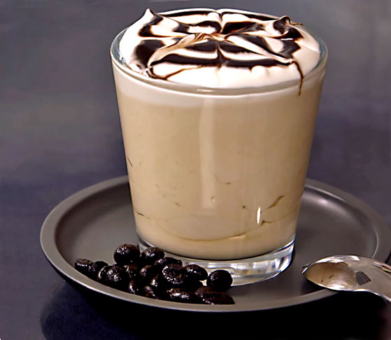 Café também combina com calor: Veja opções geladas!