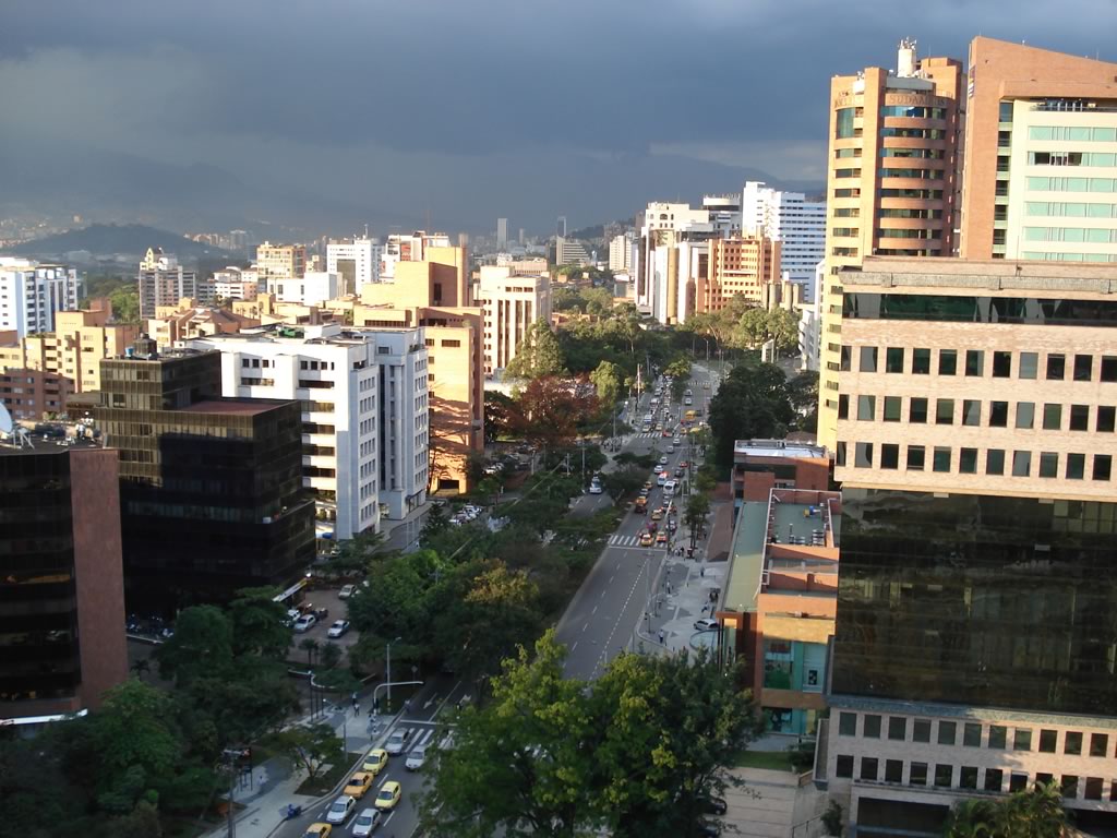 Medellín - Cidade na Colômbia, a 416 km da capital Bogotá  - Luis Pérez wikimedia commons 