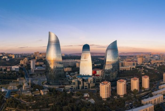 Baku, Azerbaijão - Lloyd Alozie/Unsplash