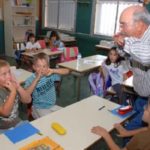 Os moradores aprendem esse tipo de linguagem na escola desde 1999 - Assobio