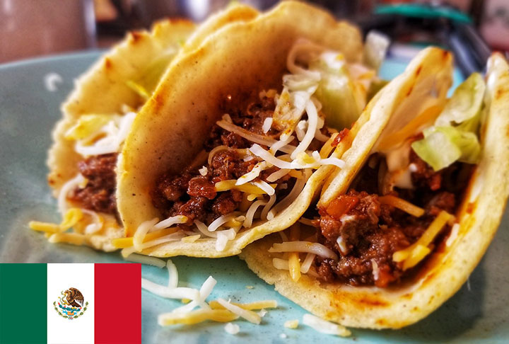 4º lugar - Tacos (México) - Massa fina feita de milho ou trigo, coberta por variedade de vegetais ou carnes, com tempero apimentado.  - Imagem de aldaptation por Pixabay