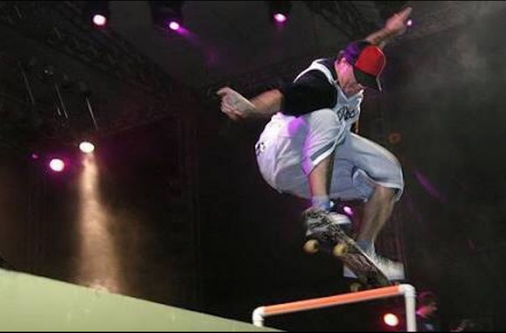 Passou a ser chamado de Chorão quando começou a andar de skate nos anos 1980, no Parque do Ibirapuera, em São Paulo. Naquela época, recebeu o apelido porque fazia cara de choro quando errava manobras.  - Divulgação Instagram Charlie Brown Jr.