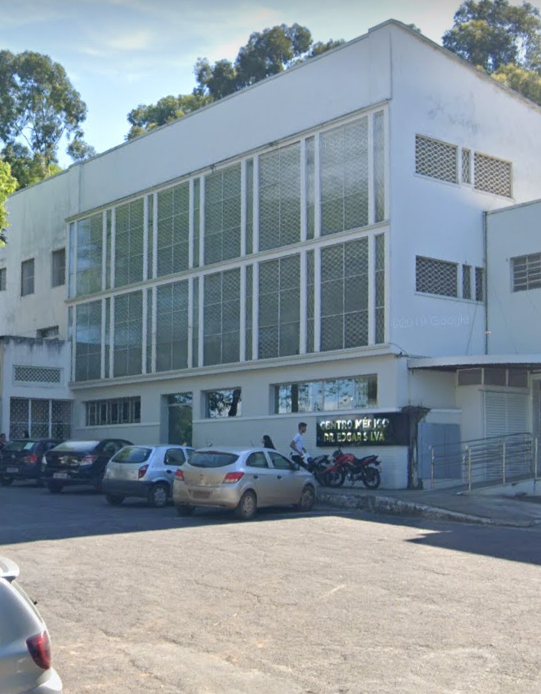 Depois de ficar enterrada por mais de 10 horas, ela foi levada para o Hospital São João Batista, no Centro do município.