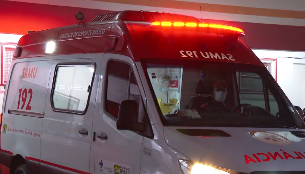 As ambulâncias, que ficam com as luzes e sirenes ligadas quando estão em serviço de socorro, precisam desligar tudo ao se aproximarem de uma barricada. Nem os faróis podem ficar acesos.  
