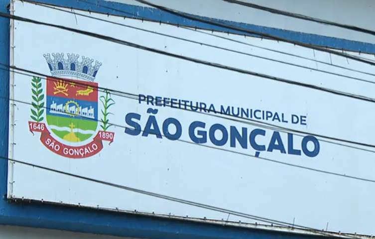A história de São Gonçalo está ligada aos ciclos econômicos do Brasil, como os engenhos de açúcar e lavouras. Em outro momento, a região evoluiu para um importante parque industrial e, mais recentemente, para um polo de serviços.