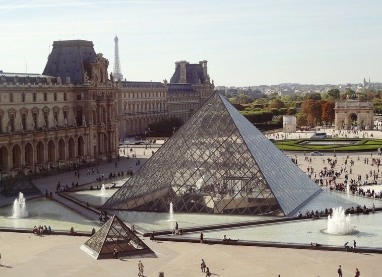 Museu do Louvre é fechado na véspera da abertura das Olimpíadas Museu do Louvre é fechado na véspera da abertura das Olimpíadas