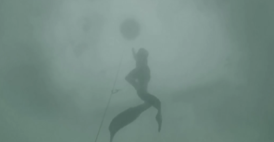 Ao retornar, Vencl cuspiu um pouco de sangue, descansou por um minuto e depois comemorou o recorde. 