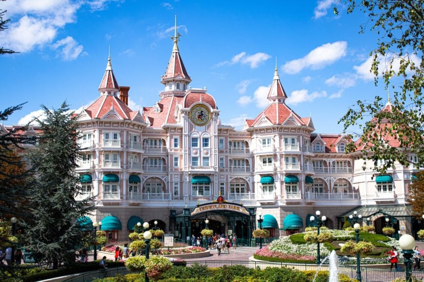Já no TripAdvisor, a Disneyland Paris é menos popular, com apenas 58,2% dos visitantes avaliando como 