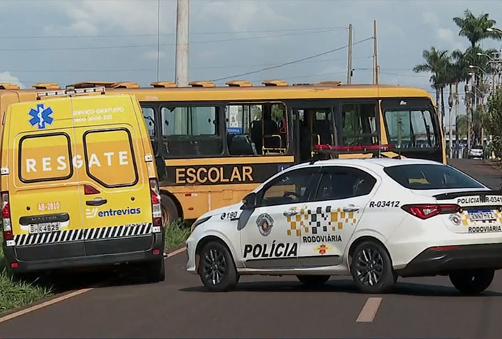 No local do incidente, a polícia chegou e registrou o caso sem que houvesse mortos ou feridos (além do motorista, que enfartou). 