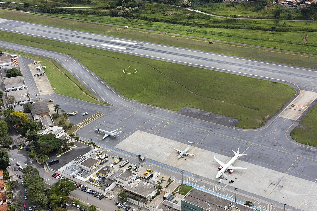 Mais um caso de avião com paraquedas já tinha acontecido em Minas Gerais. Foi um monomotor que decolou do aeroporto de Pampulha. -Governo Federal Brasileiro / Rodrigo Lima - wikimedia commons 