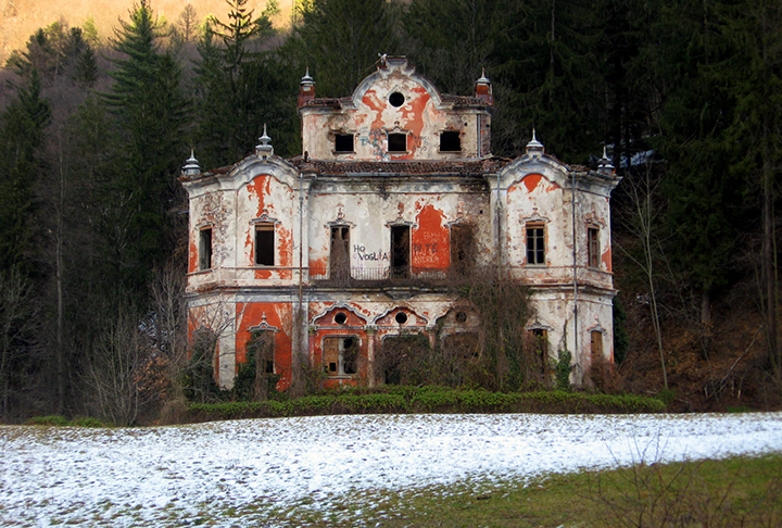 Villa de Vecchi, Lago Como, Itália - Casas Mal Assombradas