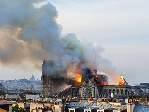 Incêndio na Catedral - Catedral de Notre Dame