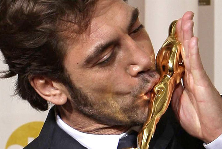 Fez bem. Tornou-se um ator prestigiado e, assim como Penélope, já faturou um Oscar para exibir na prateleira. 
Foi em 2008, como Melhor Ator Coadjuvante, pelo papel do assassino de aluguel Anton Chigurh em 