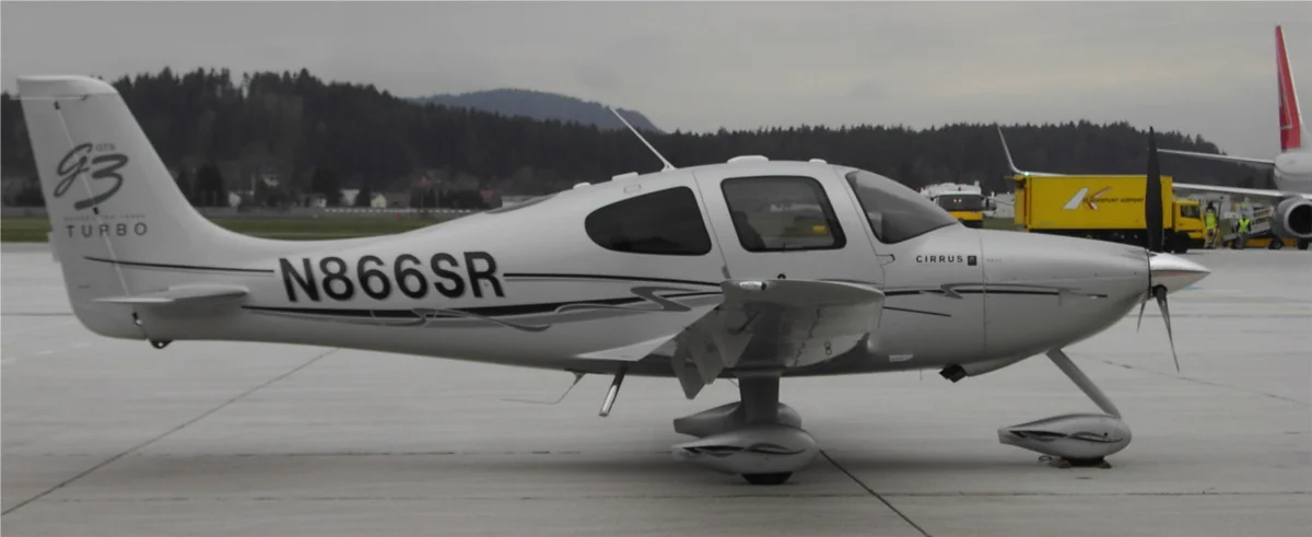 O avião era como esse modelo aí, um Cirrus SR22. -Marcel Lesky  wikimedia commons 