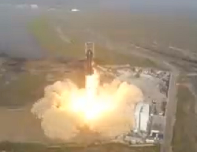 A última falha similar da Starship ocorreu em abril de 2023. Na ocasião, após um problema nos motores, a empresa precisou ativar um sistema de autodestruição.-Reprodução/Twitter SpaceX