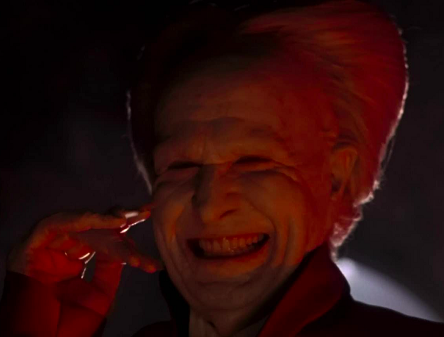 Em 1992, ele incorporou o Conde Drácula em "Drácula de Bram Stoker", dirigido por Francis Ford Coppola.
-Reprodução