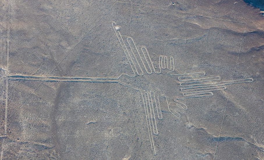 As figuras são tão grandes que só podem ser vistas do alto, o que tem levantado a questão sobre como a cultura pré-inca foi capaz de criá-las com tamanha precisão e complexidade.