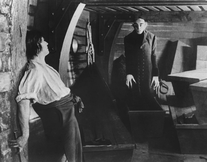Apesar das mudanças, a família de Bram Stoker -- detentora dos direitos do personagem -- entrou com um processo e ganhou, resultando na destruição de todas as cópias do filme. Mesmo assim, algumas cópias sobreviveram e "Nosferatu" tornou-se um dos filmes mais influentes da história do cinema.