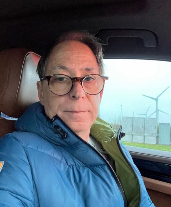 Pedro Cardoso também atuou em diversos outros projetos na televisão, como novelas e minisséries, incluindo 