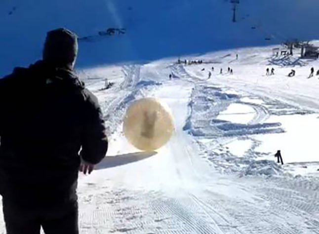 Acidente na Rússia com bolha gigante inflável 2013 - Reprodução de vídeo
