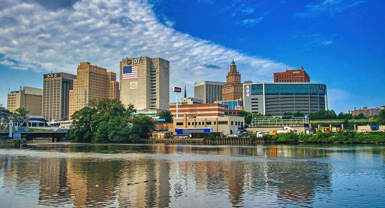Newark é a cidade mais populosa do estado de Nova Jersey, que fica na Região Metropolitana de Nova York. 