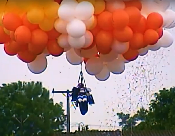 Antes da jornada de 20 de abril, o padre já tinha feito um voo bem-sucedido em balões de gás hélio que durou quatro horas.