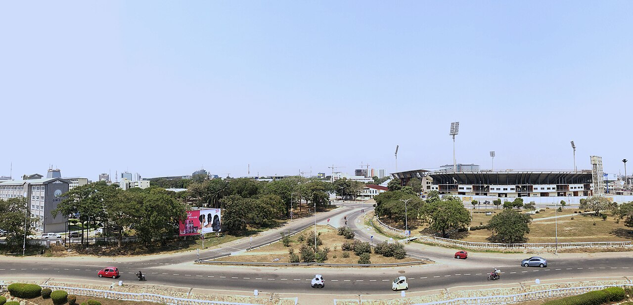 Gana - Com praias, cultura vibrante e cidades históricas, Gana é um destino acessível. Hospedagem e alimentação são baratas, tornando a viagem econômica e rica em cultura.