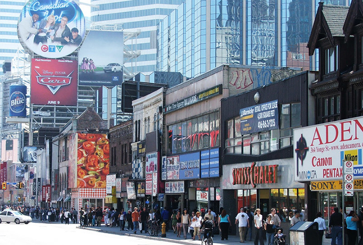 A cidade Ã© conhecida por sua diversidade Ã©tnica, com mais da metade de sua populaÃ§Ã£o nascida fora do CanadÃ¡, o que a torna uma das cidades mais cosmopolitas do planeta.-Arild VÃ¥gen - WikimÃ©dia Commons