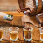 Além de melhorar o aroma e o paladar, o envelhecimento da cachaça - Cachaça