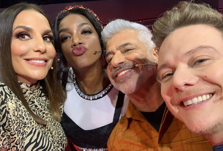 Ainda na Globo, ela foi jurada do "The Voice Kids", programa de calouros em que crianças e adolescentes se apresentavam para avaliação de personalidades famosas. 
