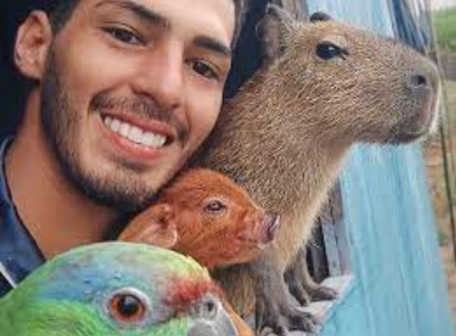 Dois anos depois, seu número de seguidores no Instagram e TikTok mais do que dobrou, ultrapassando 3,5 milhões combinados.