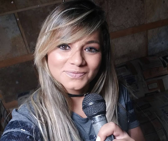 A cantora de forró Andreia Ribeiro morreu aos 34 anos após sofrer um mal súbito durante uma apresentação na cidade de José de Freitas, no Piauí. Ela foi socorrida e levada para o Hospital de Urgência de Teresina, mas sofreu paradas cardiorrespiratórias e não resistiu.