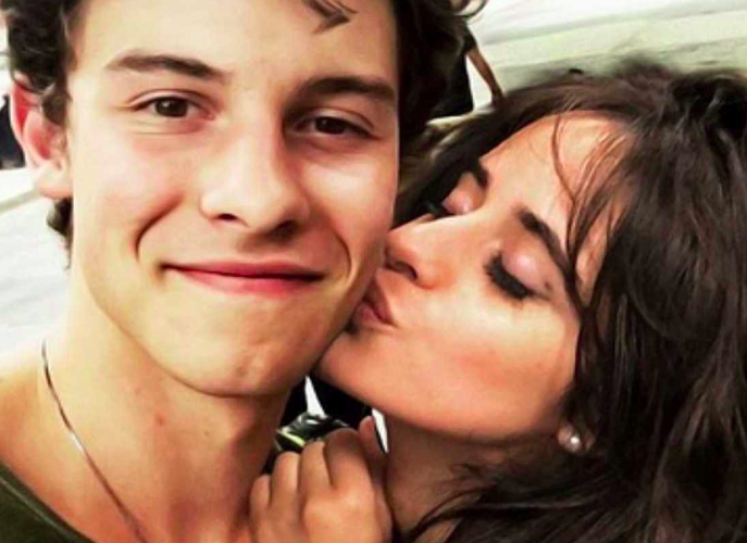 Shawn Mendes namorou a cantora cubana Camila Cabello entre 2019 e 2021. O canadense tambÃ©m jÃ¡ fez trabalhos como dublador e na televisÃ£o, a maioria interpretando ele mesmo. 



