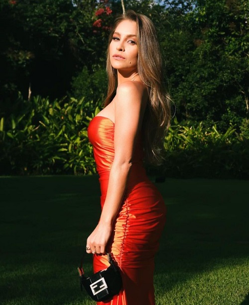 Como nos dois filmes anteriores, a atriz Carla Diaz interpreta mais uma vez o papel de Suzane von Richthofen.-Reprodução/Instagram@carladiaz