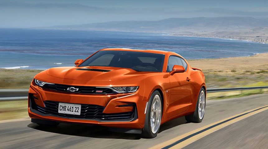 Chevrolet Camaro - Um dos maiores ícones dos carros esportivos e um dos representantes mais famosos dos "muscle cars", teve sua produção encerrada em janeiro de 2024. Apesar do fim das versões com motor V8, a Chevrolet já declarou que o Camaro não desapareceu de vez. A marca trabalha no desenvolvimento de uma nova geração totalmente elétrica.