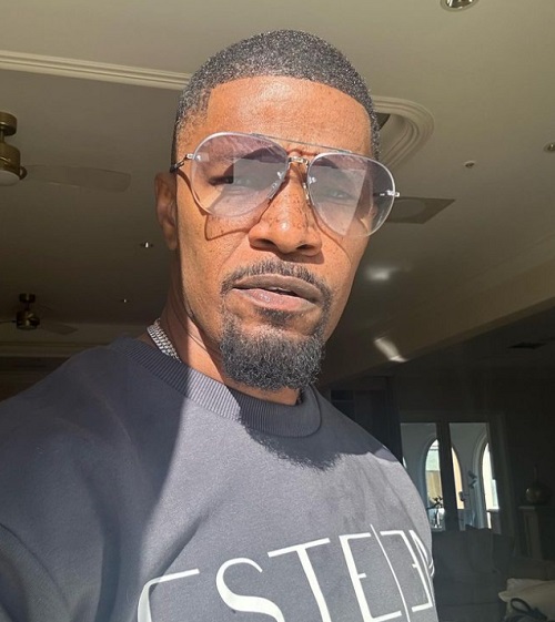 Outra situação que poucos conhecem da vida de Jamie Foxx é que ele já salvou a vida de um homem, que estava dentro de um carro que capotou e estava pegando fogo. O ator se arriscou e colocou a vítima dez metros longe do veículo danificado.