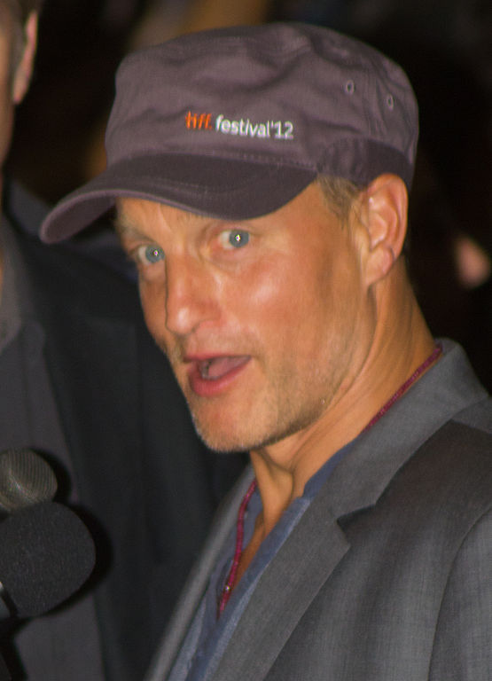 Woody Harrelson - O ator, Oscar em 1989 por "Cheers",  conta que é vegano há mais de 25 anos e buscou essa alimentação não por questões éticas, mas para obter energia. Ele afirma que conseguiu. E prefere alimentos crus, que o deixam mais saudável e disposto do que os cozidos. 