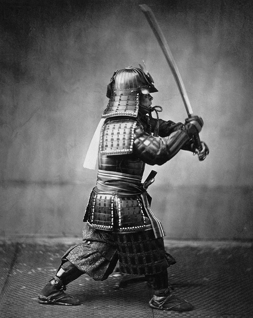 Mas o historiador Michael Anderson viu na ação dos kamikazes um reflexo da tradição samurai: “Com um grande senso de dever, a cultura dos samurais deu aos pilotos kamikazes o conceito de honra em suas ações”. 