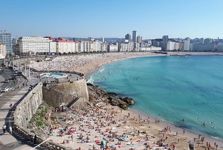 Além do Estreito de Gibraltar, as orcas também chamam atenção na Galiza, comunidade autônoma da Espanha, que fica ao norte de Portugal, com 2,7 milhões de habitantes.  