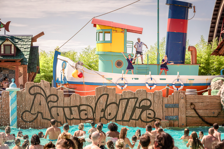 11Â°) Aquafollie (Caorle, ItÃ¡lia): Destino famoso do verÃ£o italiano, o parque possui uma variedade de tobogÃ£s, piscinas de ondas, Ã¡reas infantis e espaÃ§os relaxantes para toda a famÃ­lia.