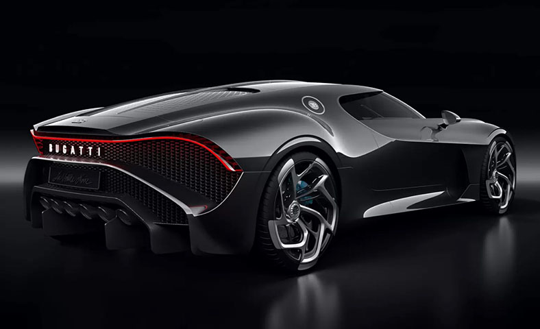 O La Voiture Noire tem uma estrutura principal formada por um composto de carbono combinado a grafeno, criado para resistir a variações térmicas extremas durante velocidades muito altas.