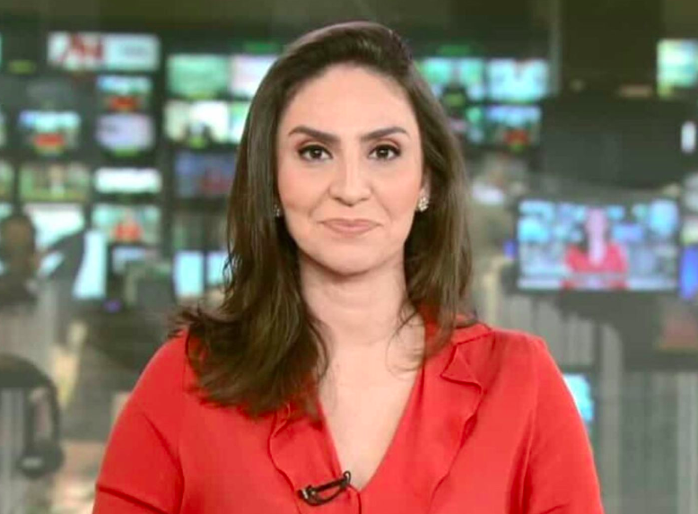 Jornalista da GloboNews é corrigida ao vivo após usar termo