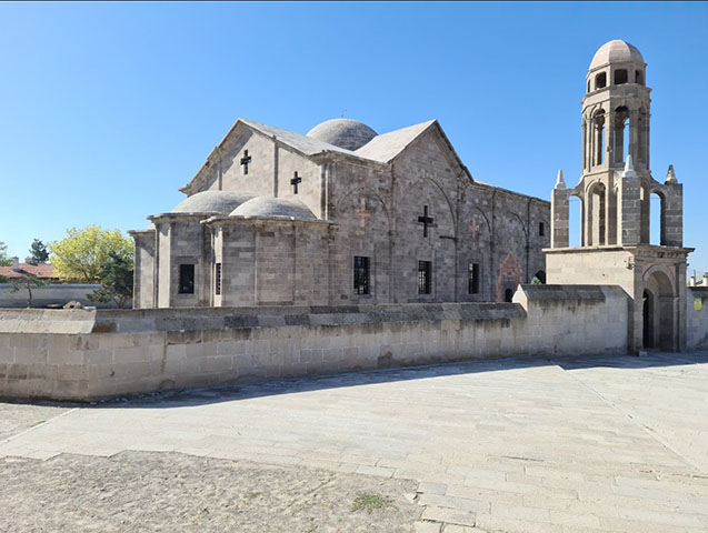 Na atualidade, a cidade de Derinkuyu Ã© aberta para visitaÃ§Ã£o. Com relaÃ§Ã£o Ã  data exata da construÃ§Ã£o da cidade ainda Ã© um mistÃ©rio, mas documentos antigos registram que a antiga Elengubu jÃ¡ existia em 370 antes de Cristo 