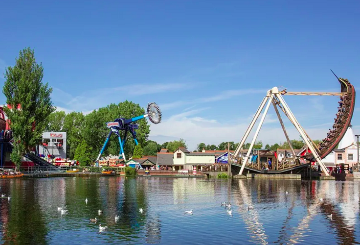 20°) Drayton Manor Theme Park (Staffordshire, Inglaterra): O parque é famoso por abrigar a primeira montanha-russa invertida do Reino Unido, chamada 