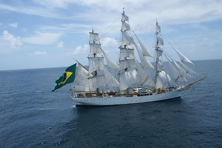 O navio Cisne Branco é um veleiro da Marinha do Brasil, que exerce funções diplomáticas e de relações públicas. A sua missão é a de representar o país em eventos náuticos nacionais e internacionais, divulgar a mentalidade marítima na sociedade civil e preservar as tradições navais. 